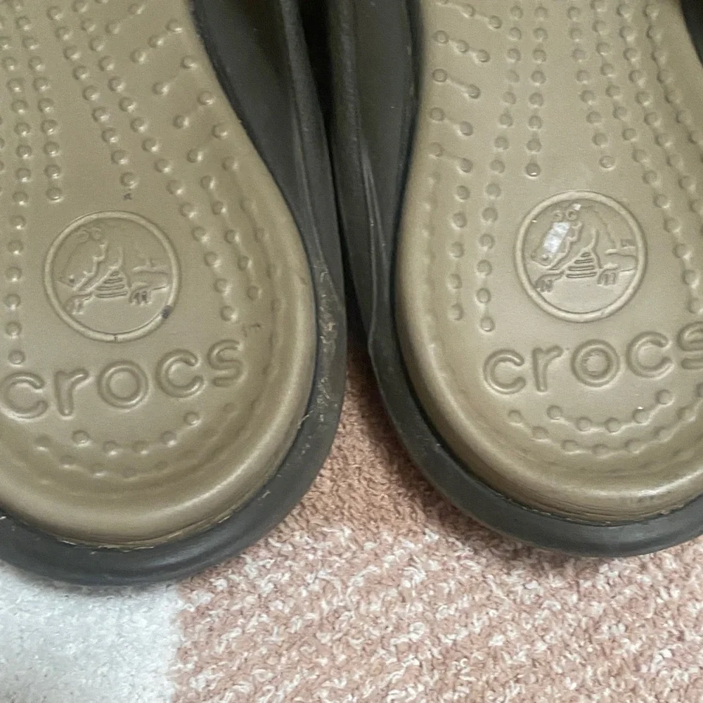 CROCS Two-Tone Brown/Taupe Flip Sandals